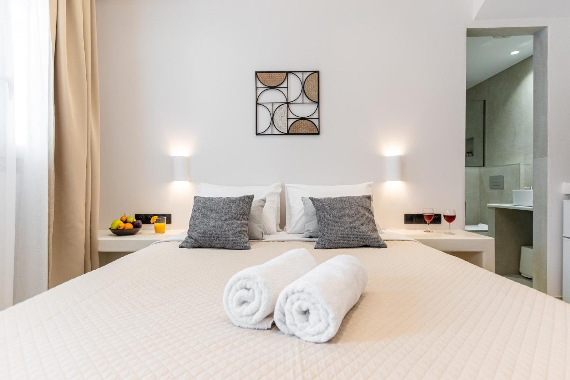 Adama'S Suites Naxos City Habitación foto