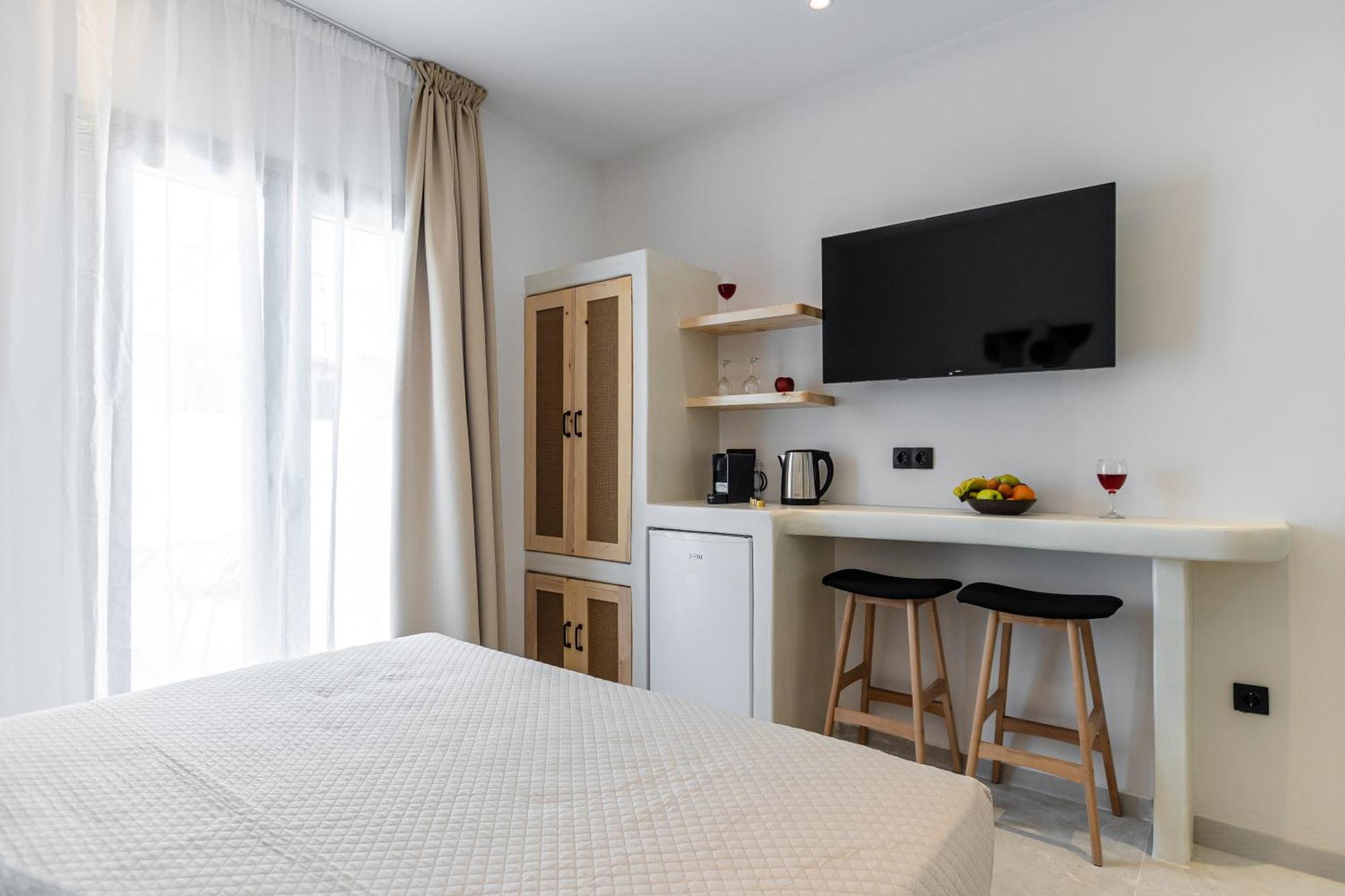 Adama'S Suites Naxos City Habitación foto
