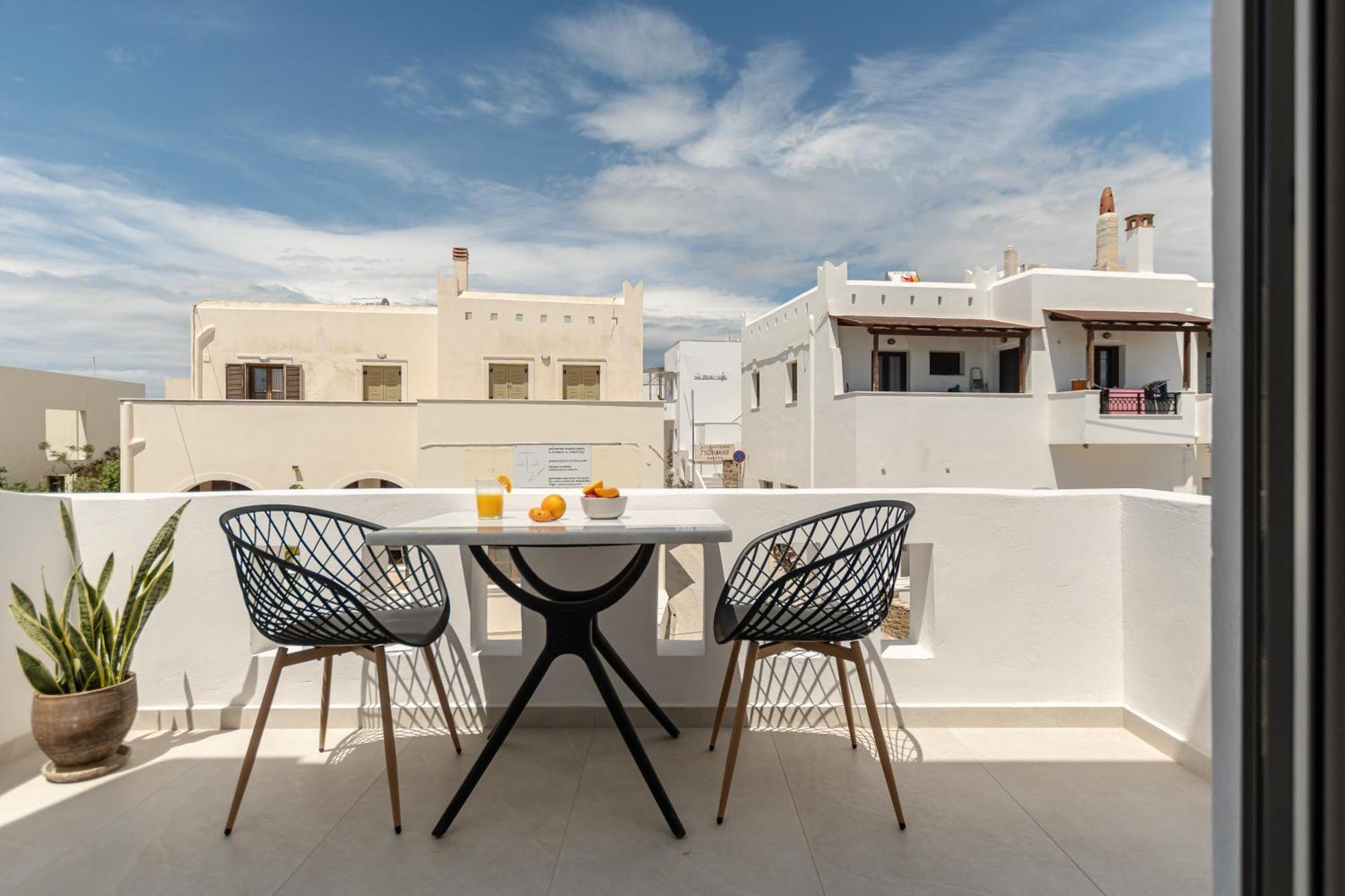 Adama'S Suites Naxos City Habitación foto